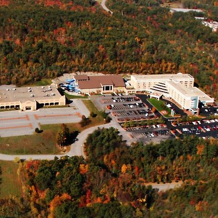 Holiday Inn Fitchburg-Waterpark Bagian luar foto