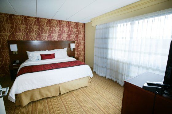 Holiday Inn Fitchburg-Waterpark Bagian luar foto